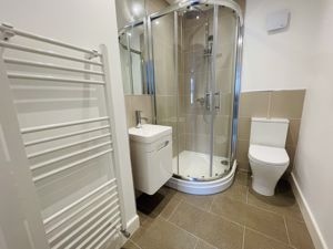 En-suite shower room- click for photo gallery